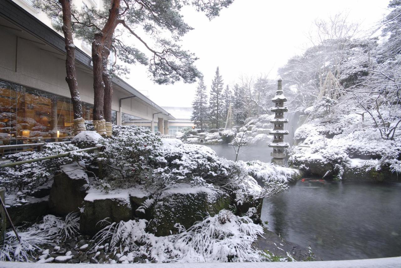 Suimeikan Gero Luaran gambar A view of the hot springs in the winter