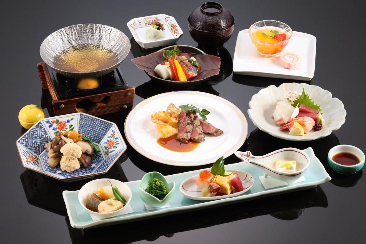 Suimeikan Gero Luaran gambar A selection of Japanese cuisine
