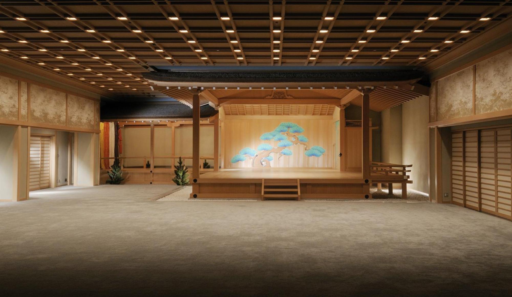 Suimeikan Gero Luaran gambar A stage of the National Bunraku Theatre