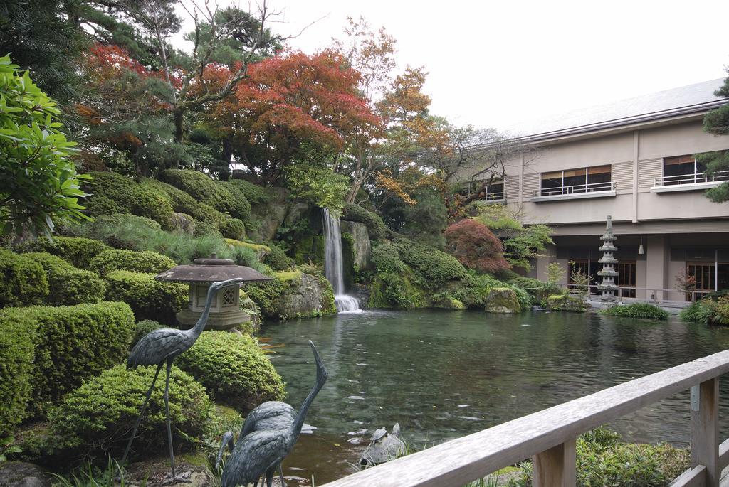 Suimeikan Gero Luaran gambar The garden of the museum