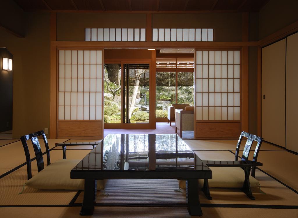 Suimeikan Gero Luaran gambar A traditional Japanese room