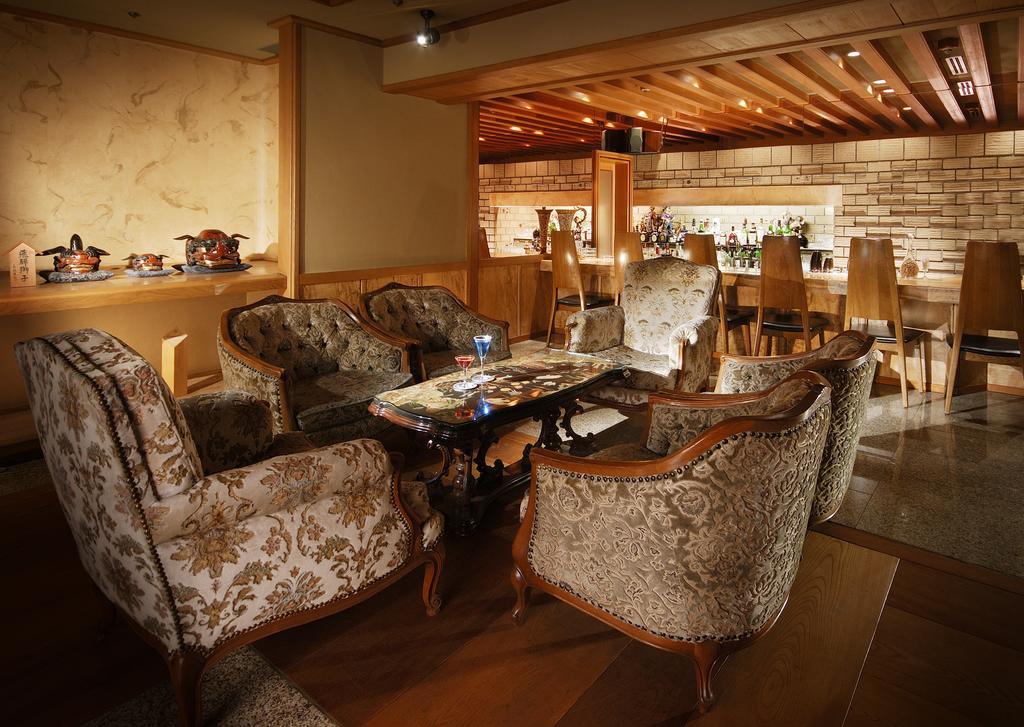 Suimeikan Gero Luaran gambar Interior of a restaurant in Dubai