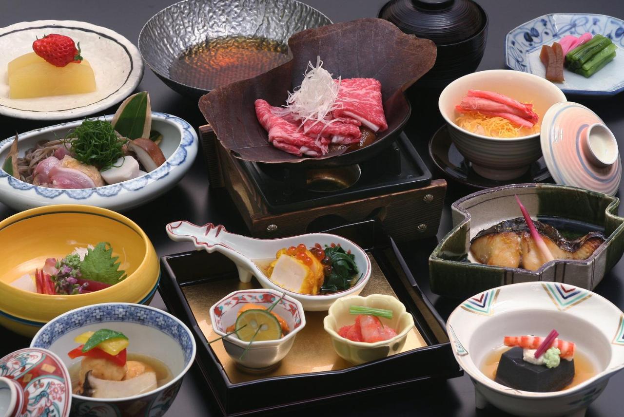 Suimeikan Gero Luaran gambar A selection of Japanese cuisine